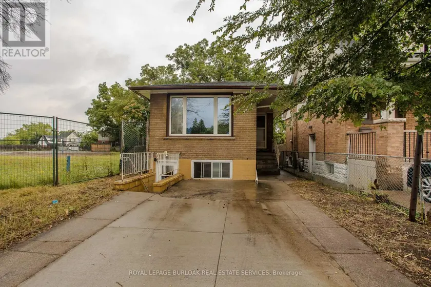 Detached at 307 DUNSMURE ROAD, Hamilton
