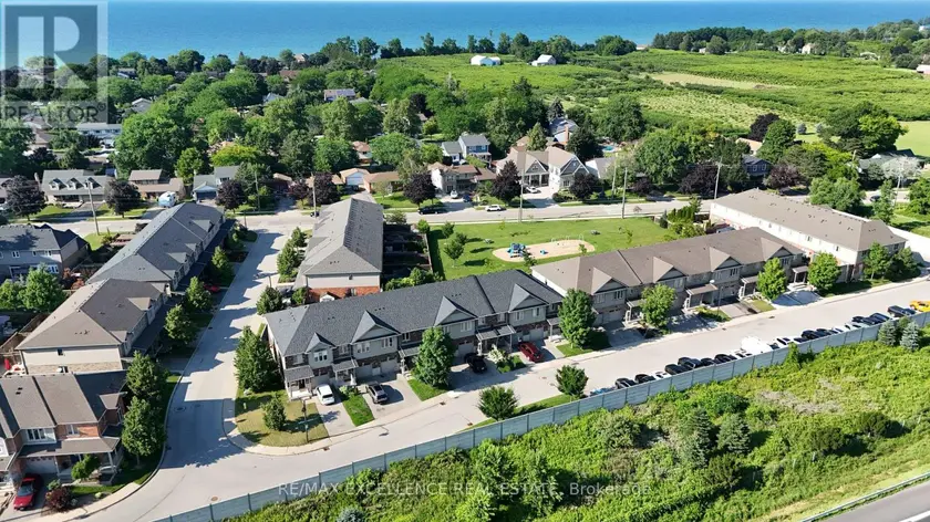Townhouse at 39 - 380 LAKE STREET, Grimsby