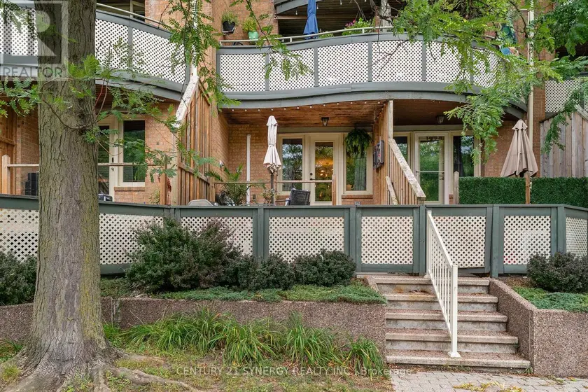 Townhouse at 5 - 2 COLUMBUS AVENUE, Ottawa
