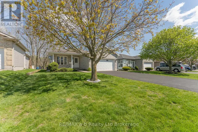 Detached at 44 BEECH BOULEVARD, Tillsonburg