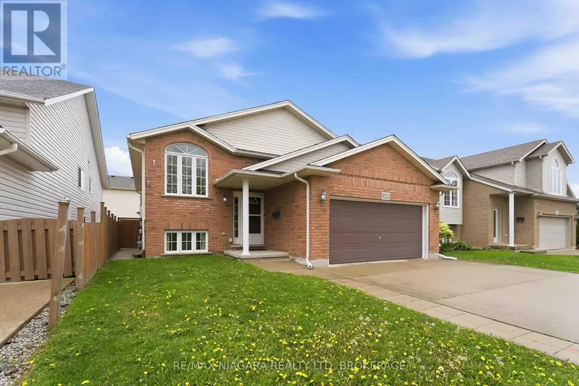 Detached at 8253 COSTABILE DRIVE, Niagara Falls