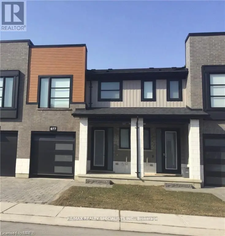 Townhouse at 977 - 977 WEST VILLAGE SQUARE, London