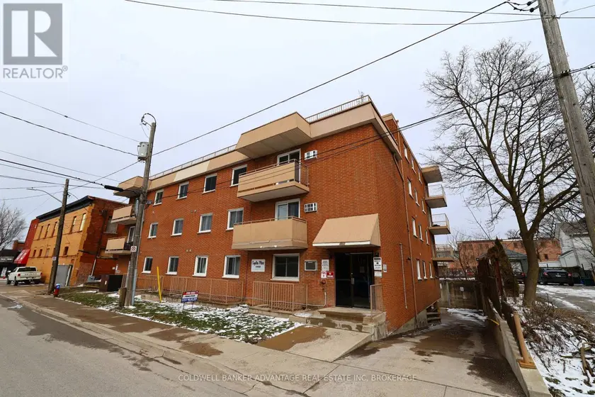 Apartment at 102 - 4692 CRYSLER AVENUE, Niagara Falls