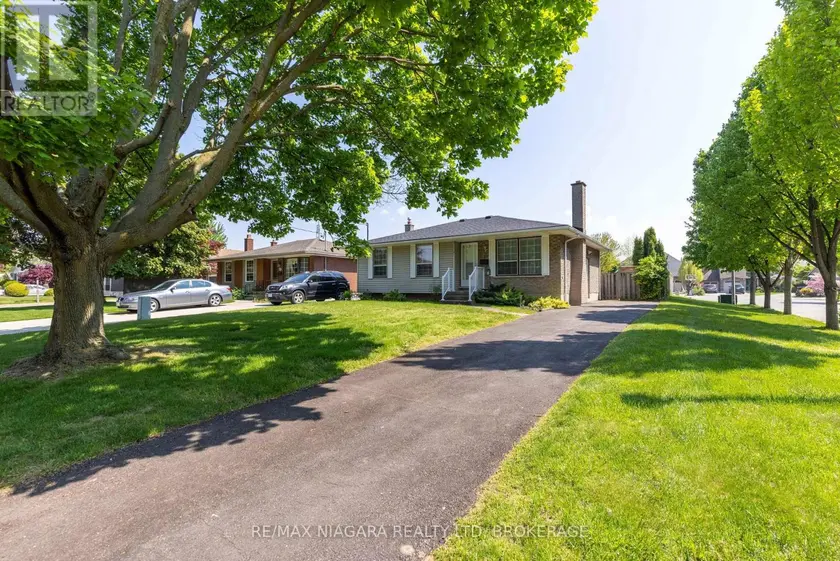 Detached at 29 GRANADA DRIVE, St. Catharines