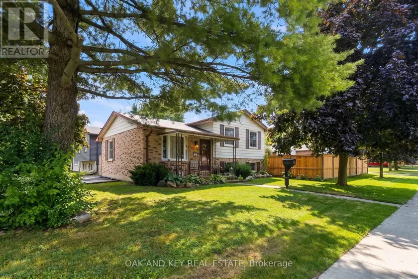 Detached at 1 VANIER PLACE, St. Thomas