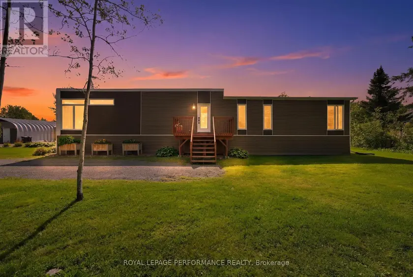 Detached at 880 CONCESSION 1 ROAD, Alfred and Plantagenet