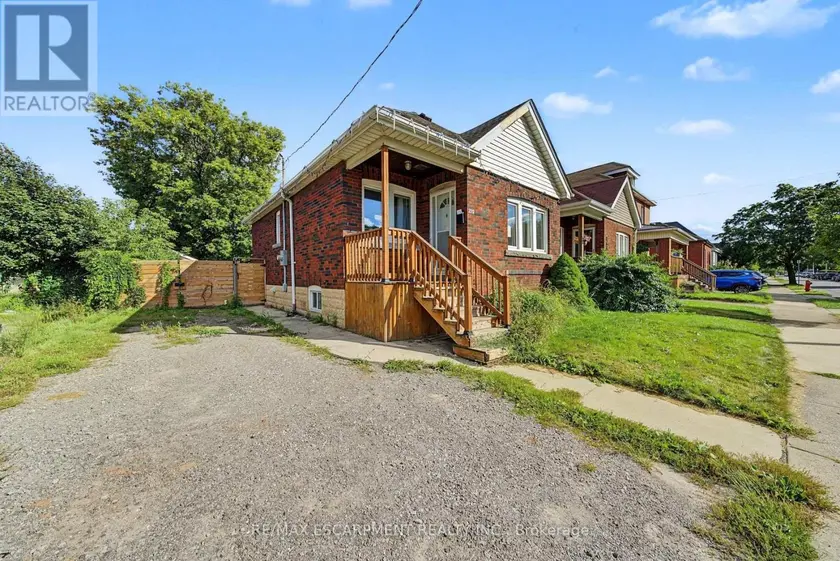 Detached at 270 WEIR STREET N, Hamilton