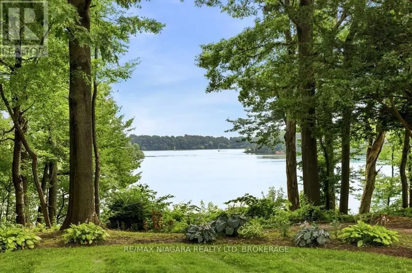 Detached at 45 PORT MASTER DRIVE, St. Catharines
