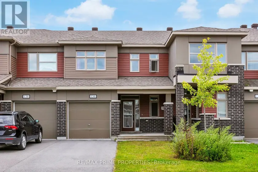 Townhouse at 136 LANCELEAF WAY, Ottawa