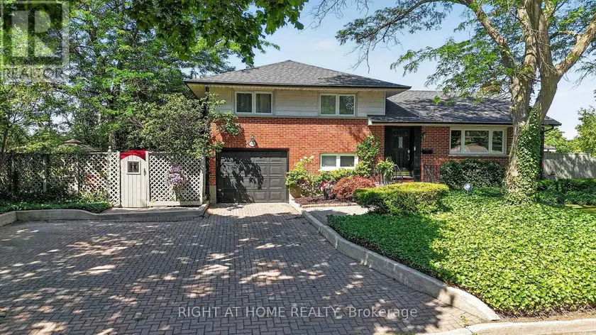 Detached at 366 BURLINGTON CRESCENT, London