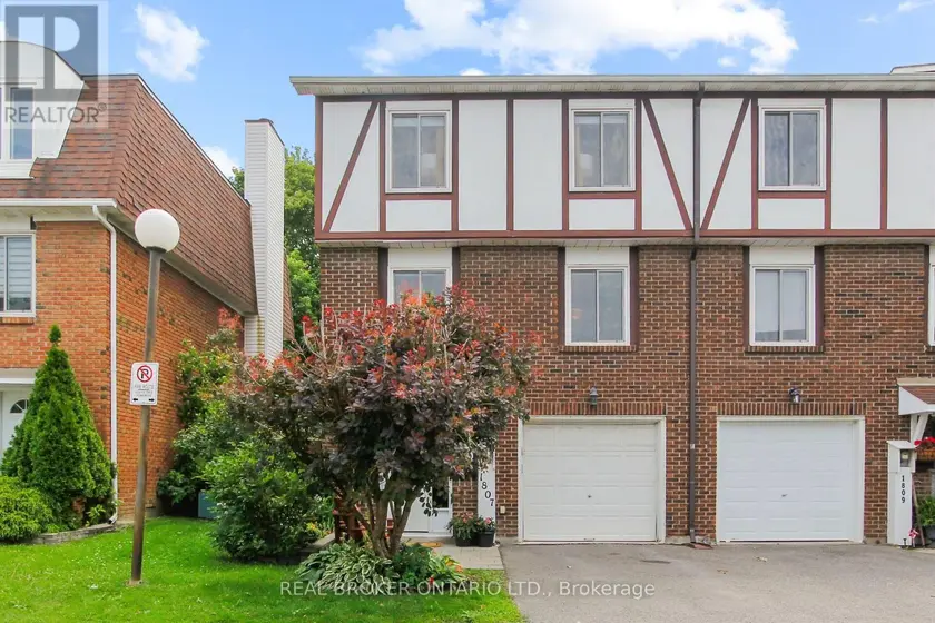 Townhouse at 1807 AXMINSTER COURT, Ottawa