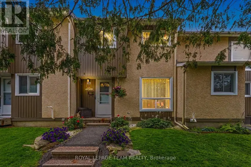 Townhouse at 75 - 1328 LASSITER TERRACE, Ottawa