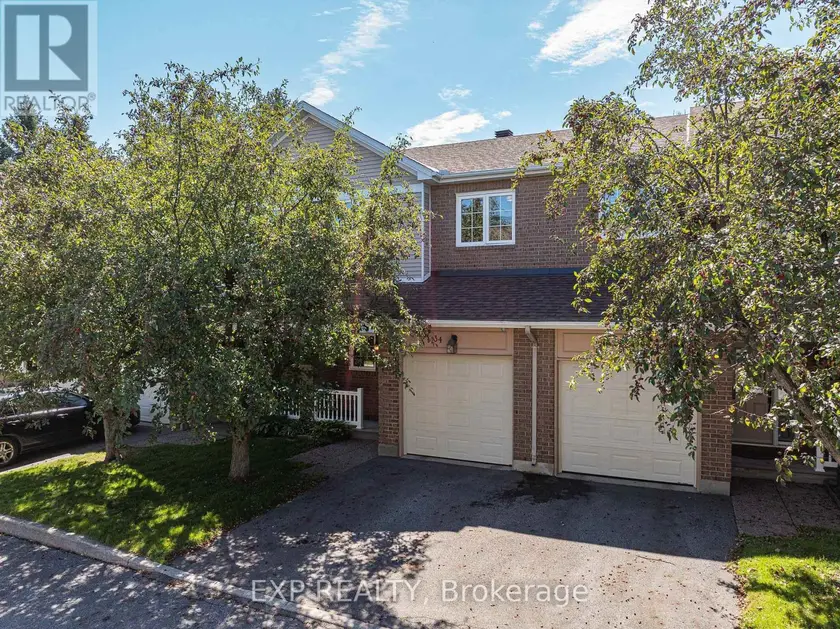 Townhouse at 34 STONEBRIAR DRIVE, Ottawa