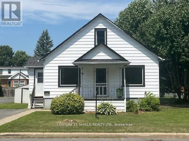 Detached at 513 FOURTH STREET E, Cornwall