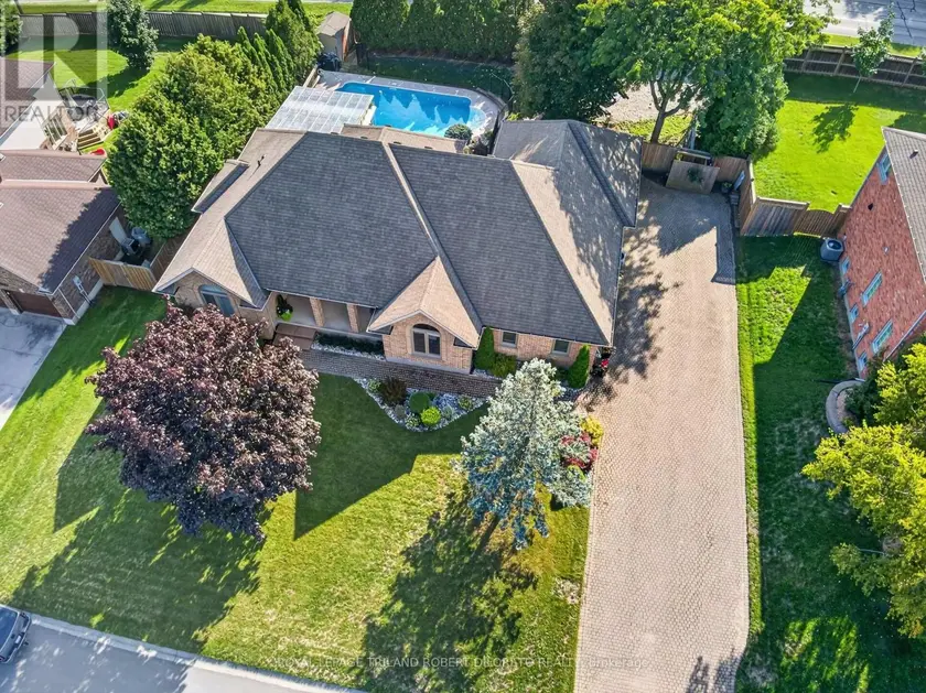 Detached at 19 WOODLAND DRIVE, Middlesex Centre