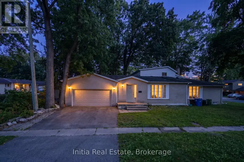 Detached at 3400 ST PATRICK'S DRIVE, Windsor