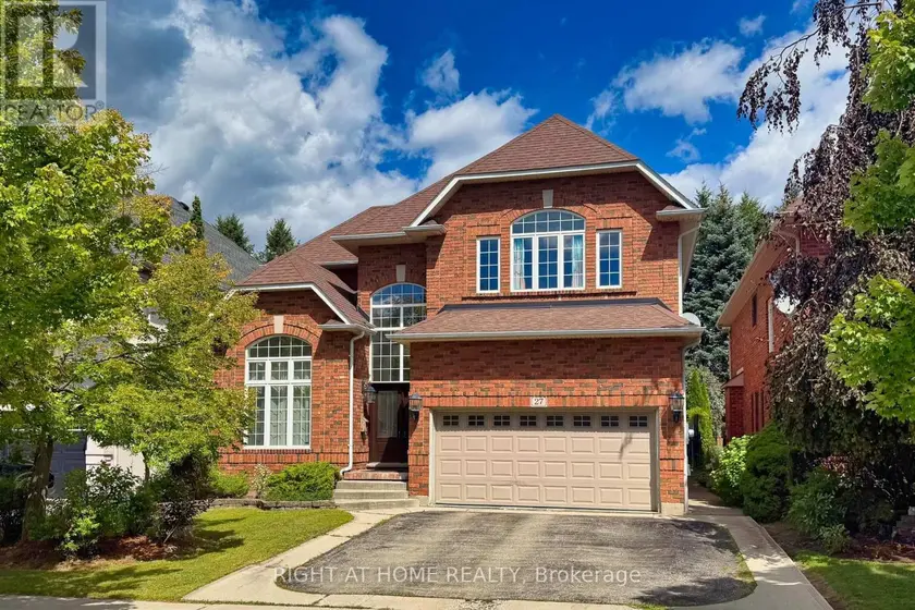 Detached at 27 THOROUGHBRED BOULEVARD, Hamilton