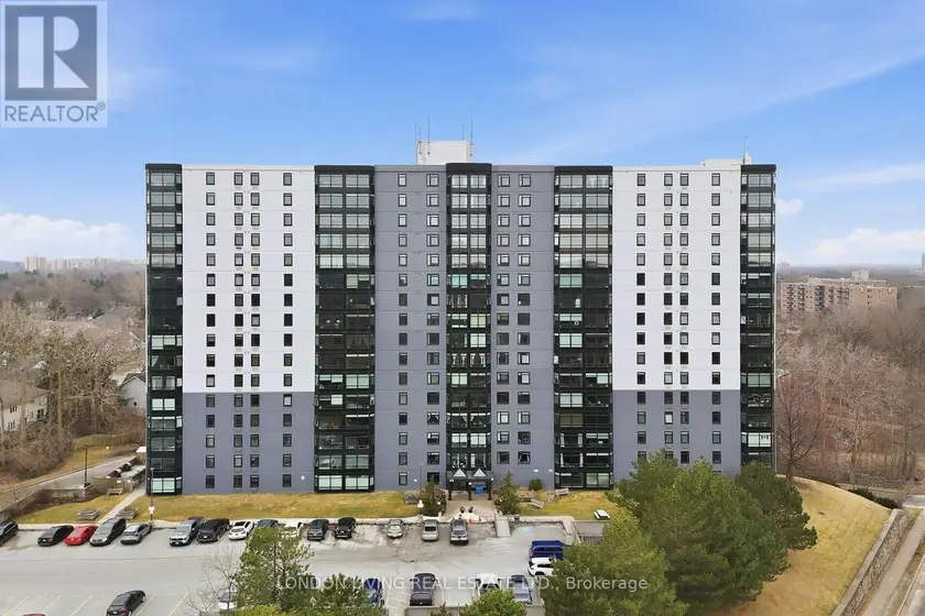 Apartment at 114B - 45 POND MILLS ROAD, London