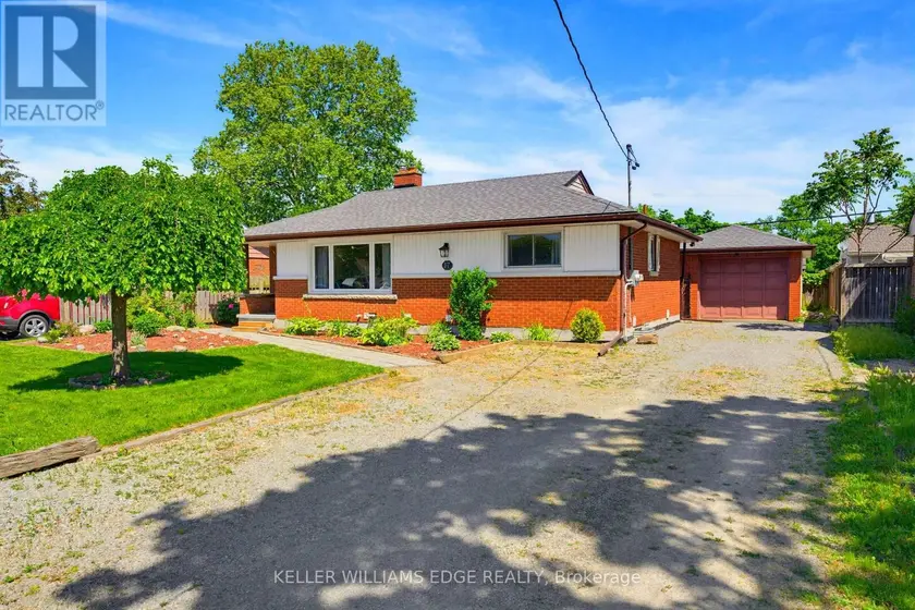 Detached at 17 BROADMORE AVENUE, St. Catharines