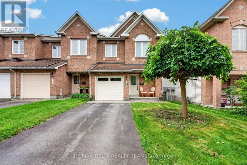 Townhouse at 77 FLOWERTREE CRESCENT, Ottawa