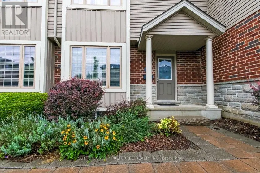 Townhouse at 8 - 2145 NORTH ROUTLEDGE PARK, London North