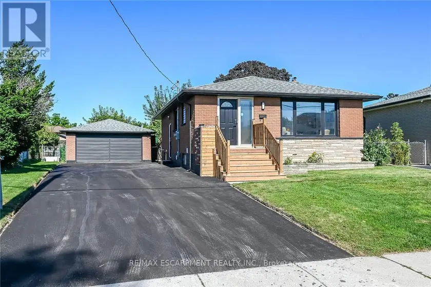 Detached at 135 NUGENT DRIVE, Hamilton