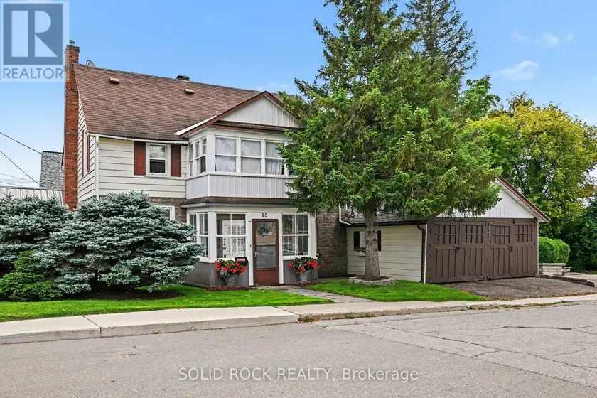 Detached at 85 RENFREW AVENUE W, Renfrew