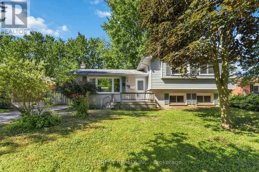 Detached at 59 SCOTCHPINE CRESCENT, London North