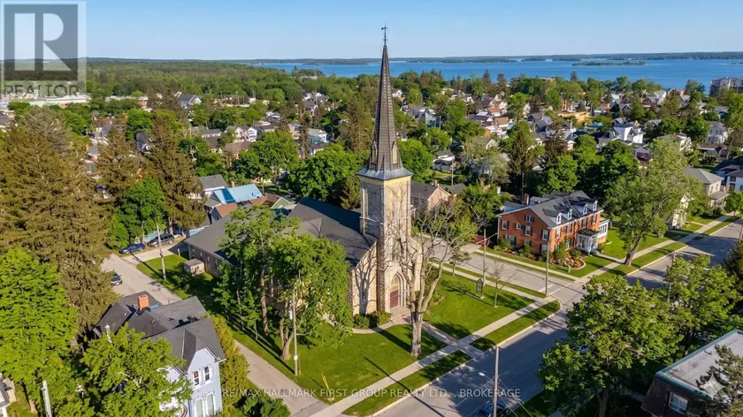 Detached at 175 STONE STREET S, Gananoque