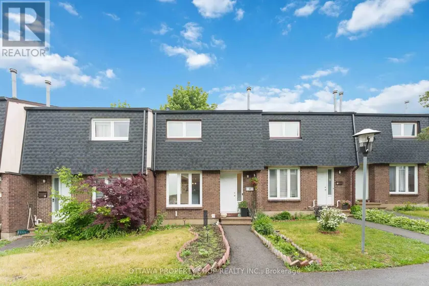 Townhouse at 32 - 3333 MCCARTHY ROAD, Ottawa