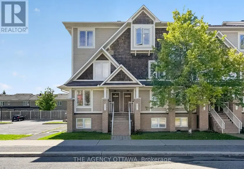 Townhouse at B - 664 CHAPMAN MILLS DRIVE, Ottawa