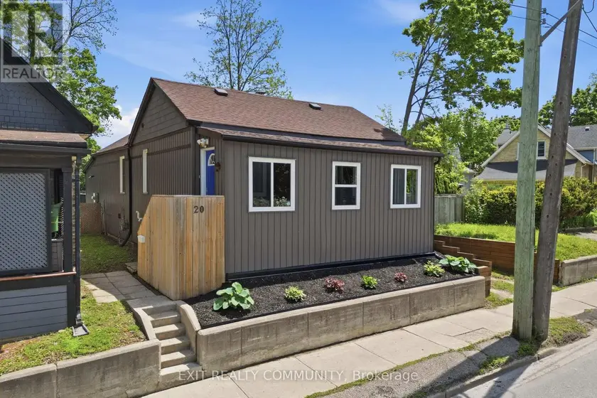 Detached at 20 WHARNCLIFFE ROAD S, London South