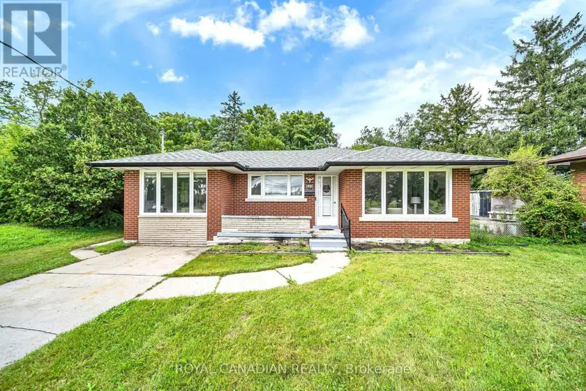 Detached at 284 CEDAR CRESCENT, Cambridge