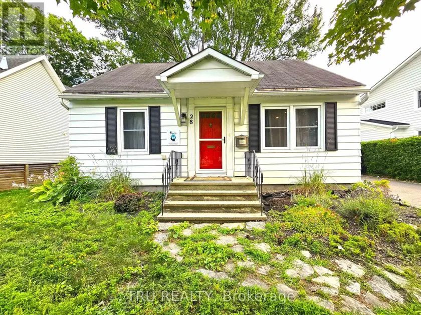 Detached at 28 ARUNDEL AVENUE, Ottawa