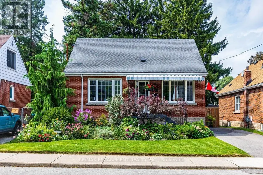 Detached at 112 EAST 13TH STREET, Hamilton