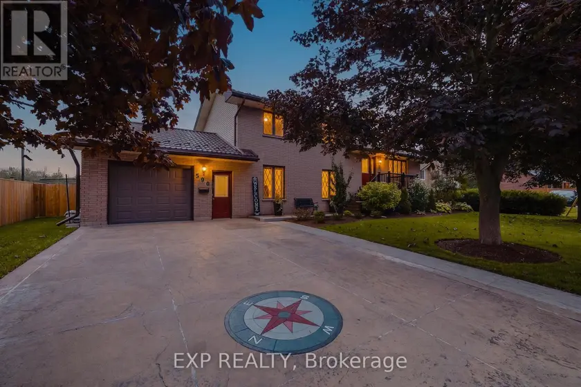 Detached at 590 ALBERT AVENUE N, North Perth