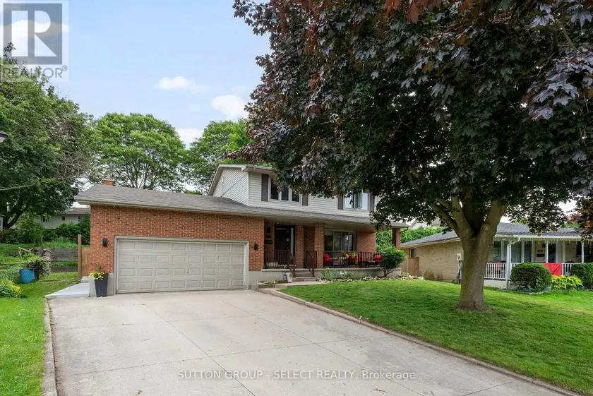 Detached at 286 HIGHVIEW CRESCENT, London South