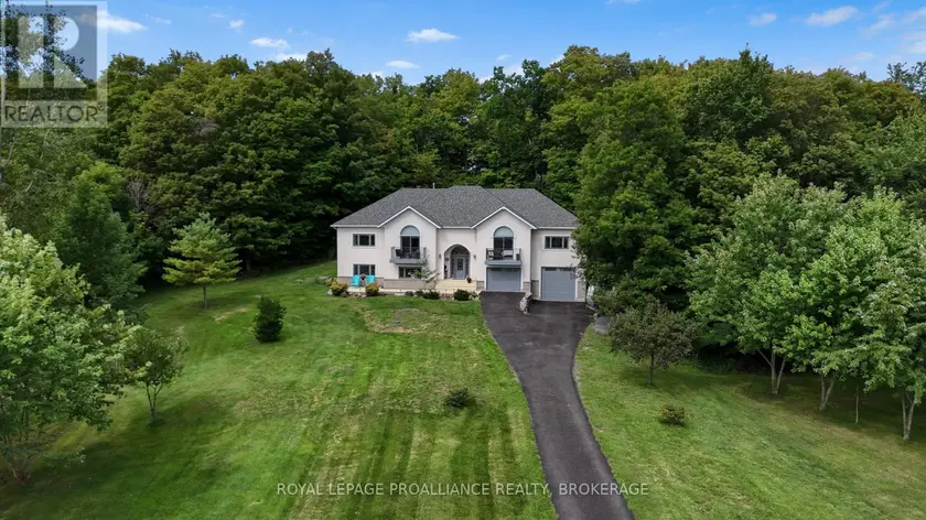 Detached at 27 COLLINS DRIVE, Frontenac