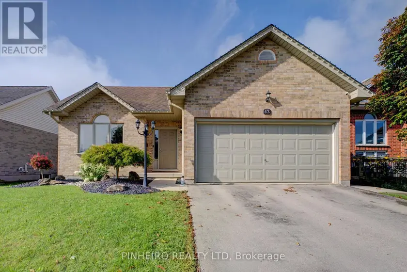 Detached at 42 HICKORY BOULEVARD W, Strathroy-Caradoc