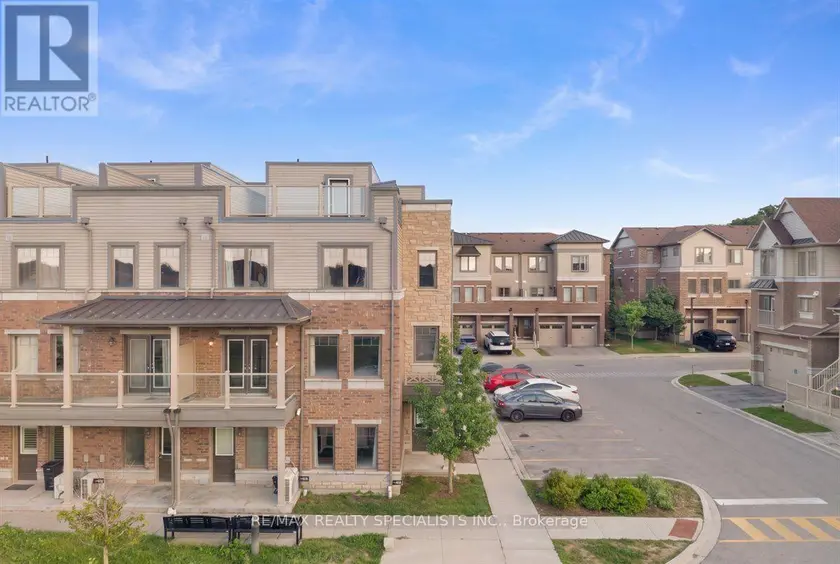 Townhouse at E8 - 70 WILLOWRUN DRIVE, Kitchener