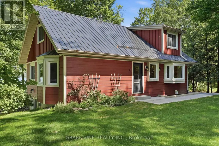 Detached at 68 GOODMAN CRESCENT, Prince Edward County