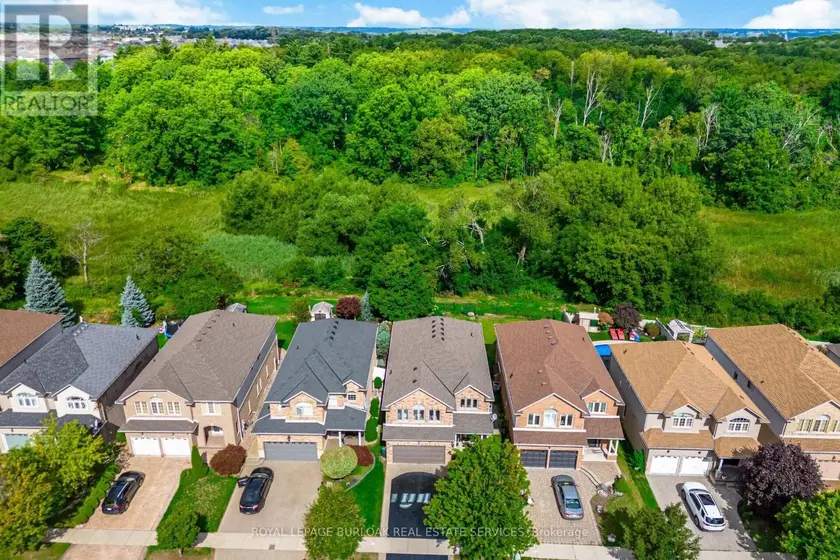 Detached at 84 MEADOWBANK DRIVE, Hamilton