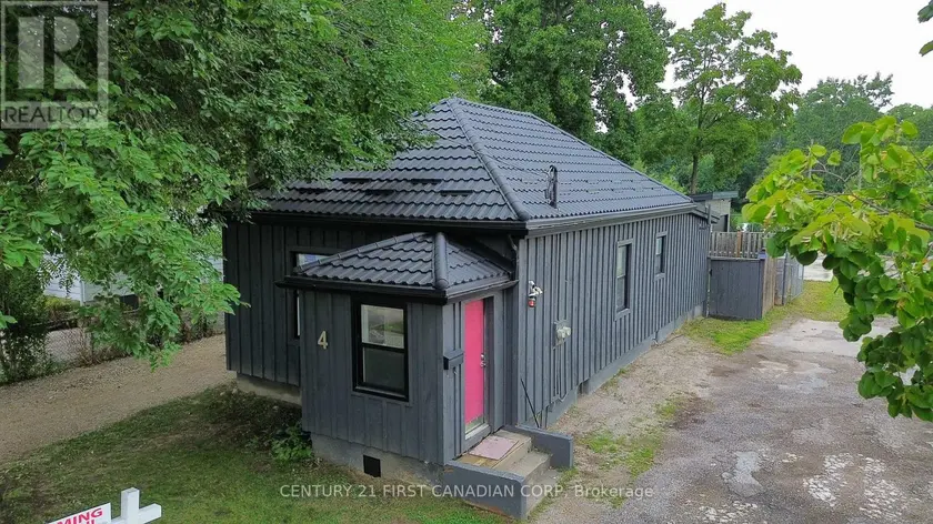 Detached at 4 ELMWOOD PLACE, London South