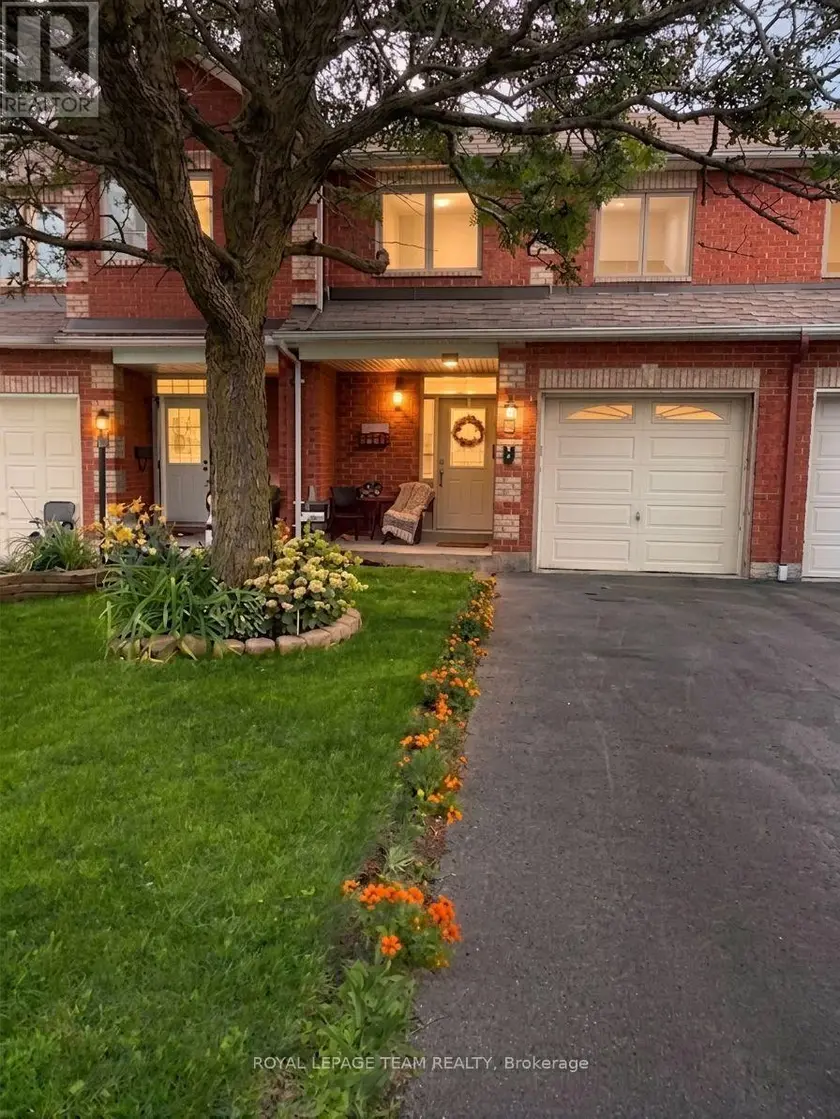 Townhouse at 5 CHANTILLY GATE, Ottawa