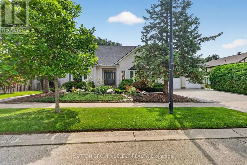 Detached at 173 WHITEACRES DRIVE, London North