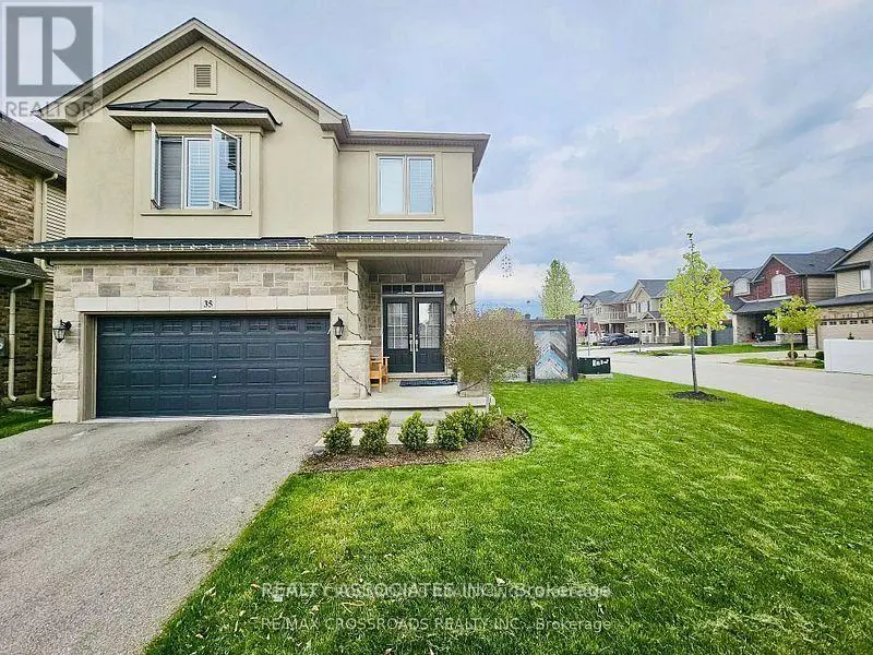 Detached at 35 CUTTS CRESCENT, Hamilton