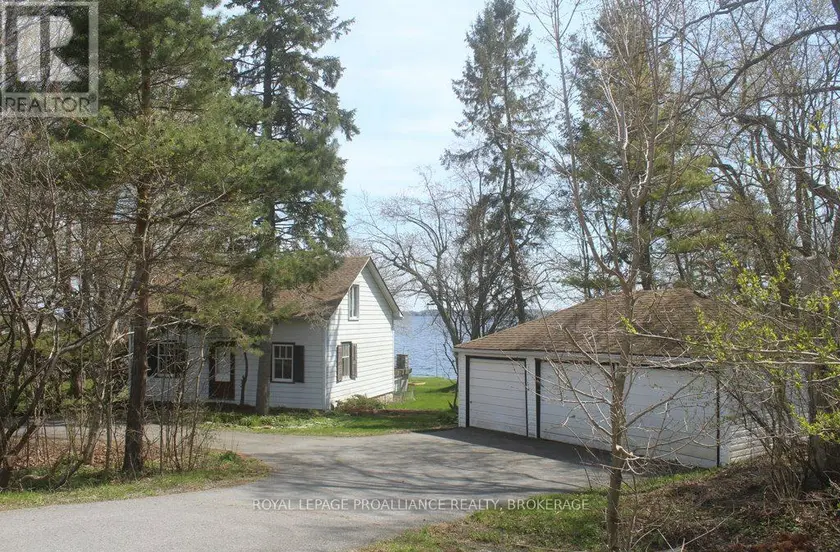 Detached at 4690 BATH ROAD, Loyalist