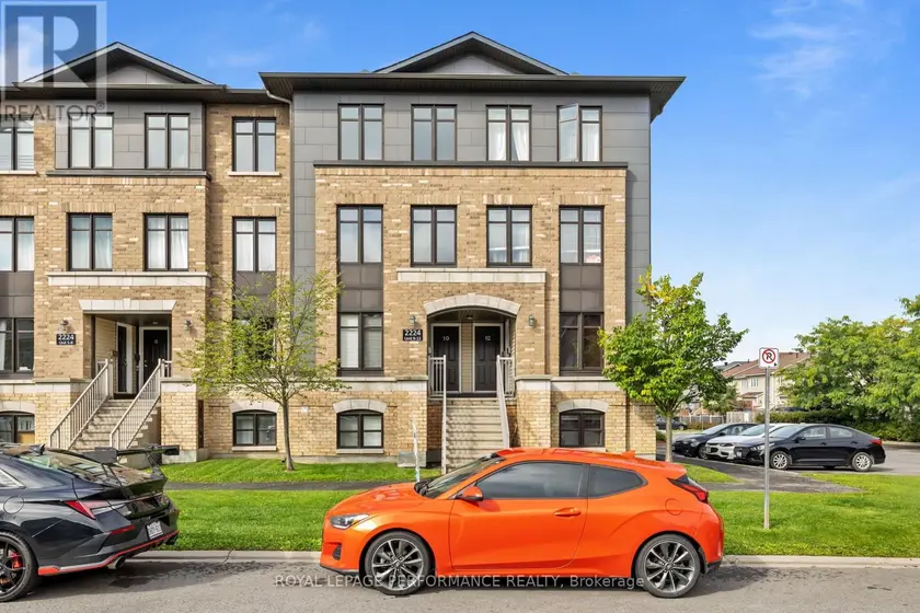 Townhouse at 10 - 2224 MARBLE CRESCENT, Clarence-Rockland