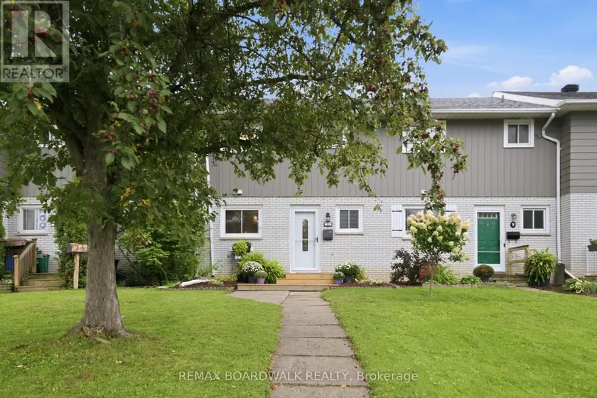 Townhouse at 11 MAPLE AVENUE, Brockville