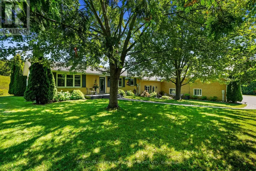 Detached at 3311 BURNHAM STREET N, Hamilton Township